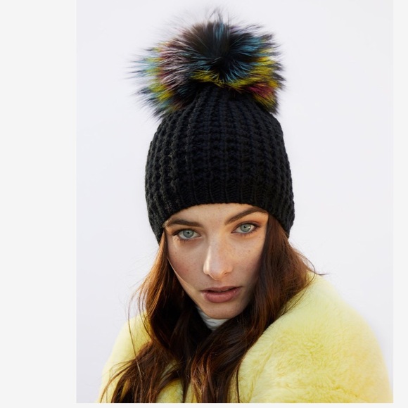KYI KYI Genuine Fox Pompom Hat Black One Size NWT